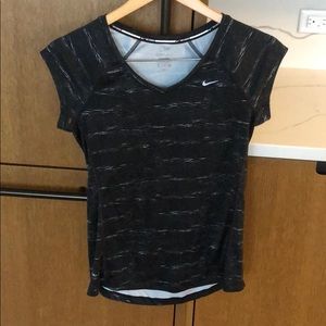 Nike running top size small